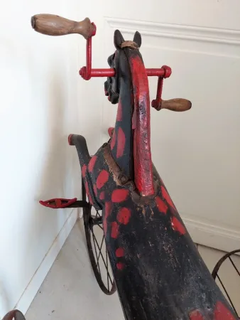 Ancien Cheval tricycle en bois et fonte, XIXe siècle