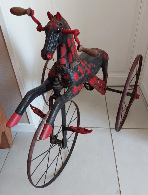 19世紀の馬の三輪車