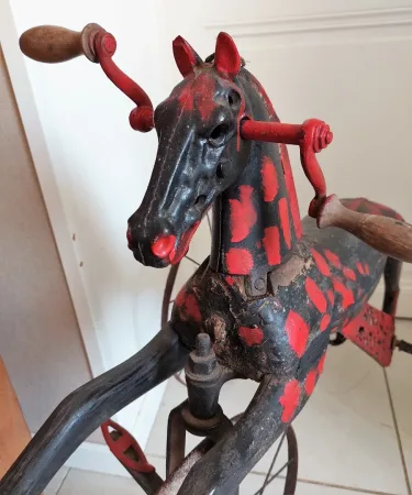 Ancien Cheval tricycle en bois et fonte, XIXe siècle
