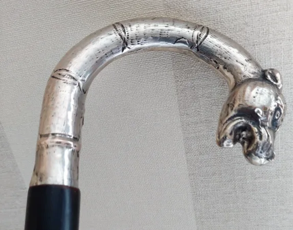 Canne de marche pommeau en argent forme tête panthère début xxème long 90 cm