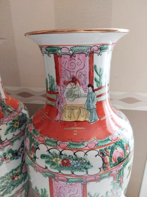 PAIR OF  CHINESE VASES