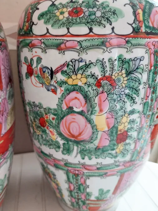 PAIR OF  CHINESE VASES