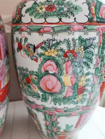 Paire de vases en porcelaine Chinoise de Macau fin 19ème haut 45.5 diam 20 cm