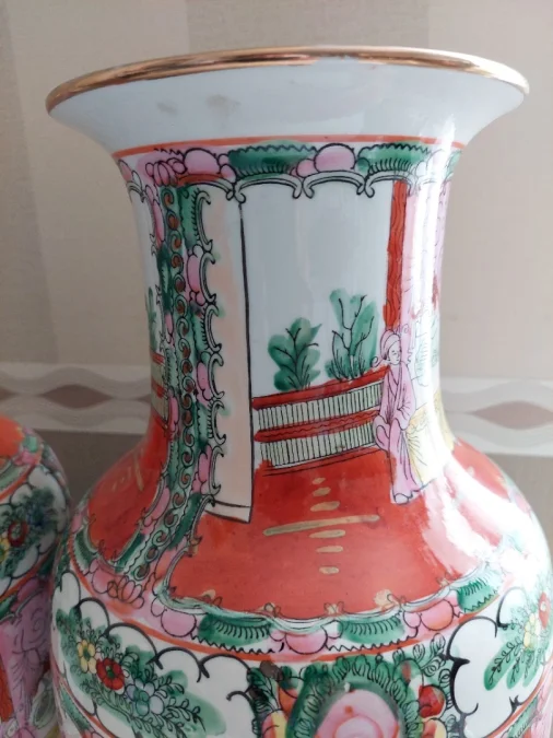 PAIR OF  CHINESE VASES