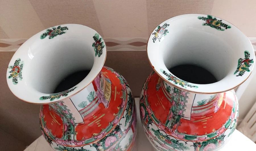 PAIR OF  CHINESE VASES