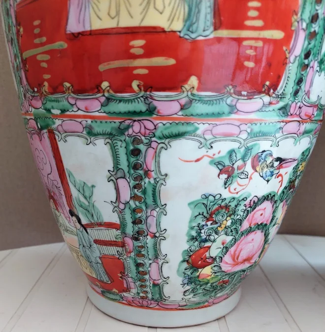 PAIR OF  CHINESE VASES