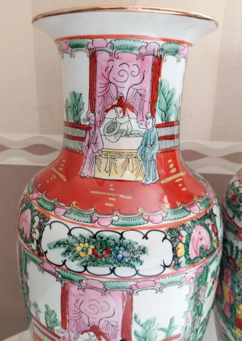 PAIR OF  CHINESE VASES