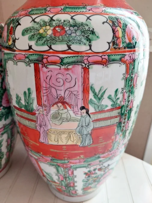 PAIR OF  CHINESE VASES