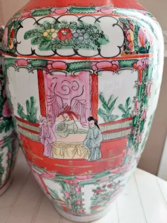 Paire de vases en porcelaine Chinoise de Macau fin 19ème haut 45.5 diam 20 cm