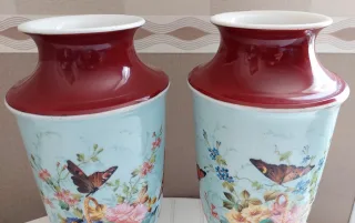 PAIR OF NAPOLEON III PERIOD VASES