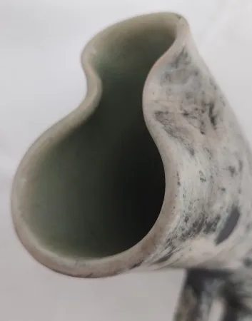Pichet  vase vintage en céramique française par Jacques Blin (circa 1950s)vase vert décor oiseau Shadock