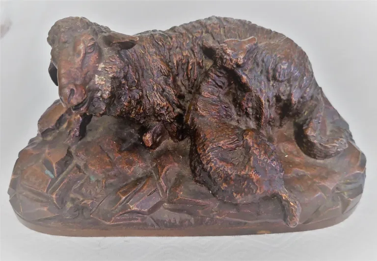 Sculpture, brebis avec son agneau - signé Buci - Bronze (patiné) - Fin du XIXe siècle