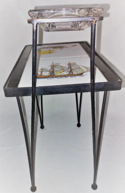Table basse ou bout de canapé en fer forgé noir des années 50/60