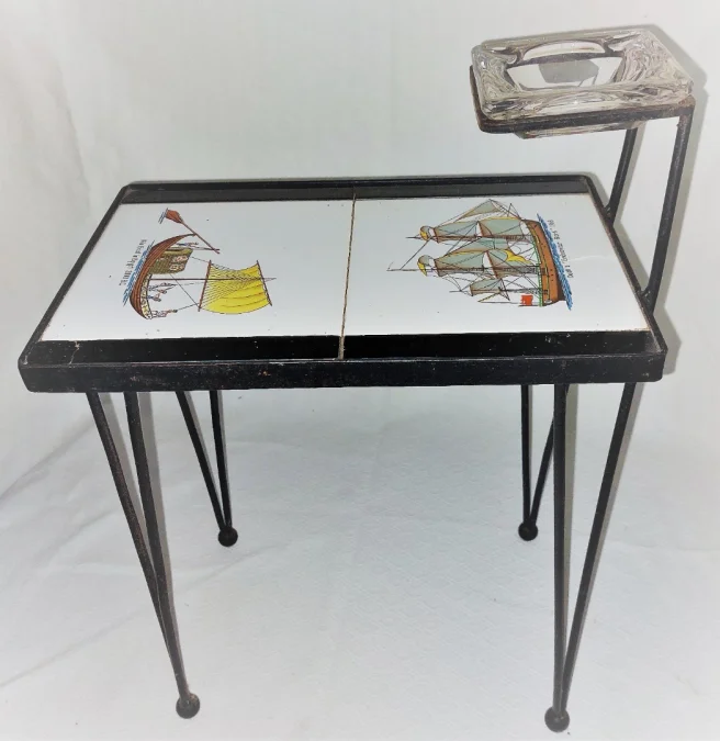 Table basse ou bout de canapé en fer forgé noir des années 50/60
