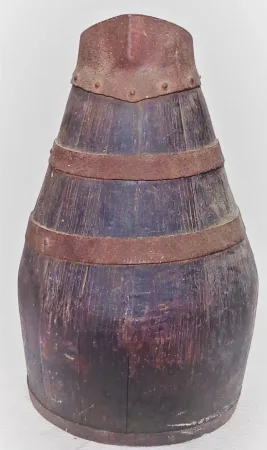 Pichet a cidre en chêne avec arceaux en fer  fin 19ème