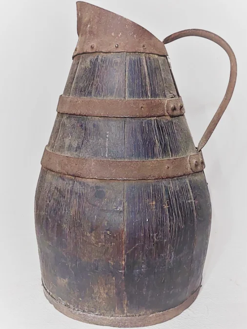 Pichet a cidre en chêne avec arceaux en fer  fin 19ème