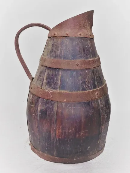Pichet a cidre en chêne avec arceaux en fer  fin 19ème