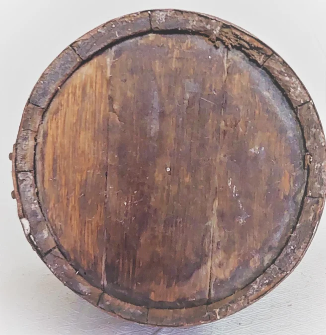Pichet a cidre en chêne avec arceaux en fer  fin 19ème