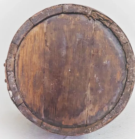 Pichet a cidre en chêne avec arceaux en fer  fin 19ème