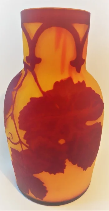 Vase décor vigne dégagé à l'acide signé de Degué David GUERON (1892-1950)