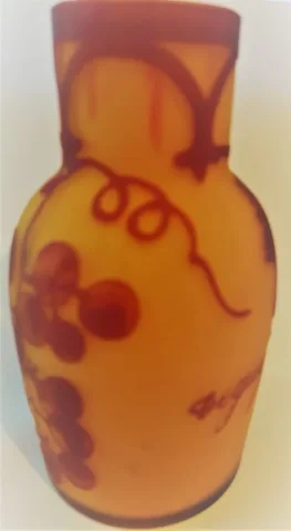 Vase décor vigne dégagé à l'acide signé de Degué David GUERON (1892-1950)