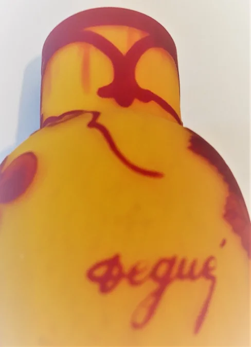 Vase décor vigne dégagé à l'acide signé de Degué David GUERON (1892-1950)