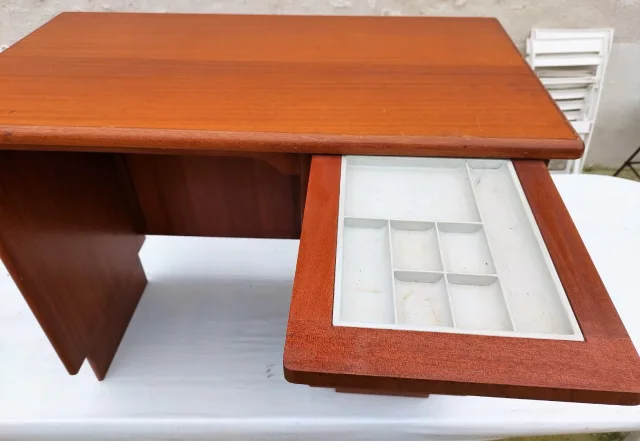 SCANDINAVIAN STYLE DESK