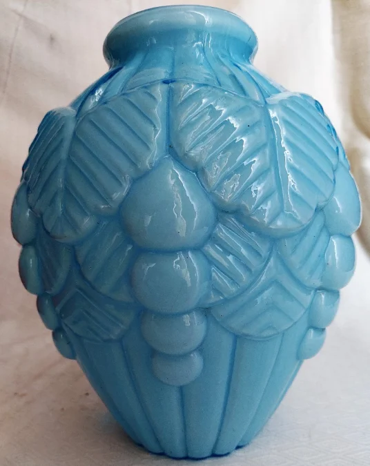 RareVase en opaline bleu art déco  20ème