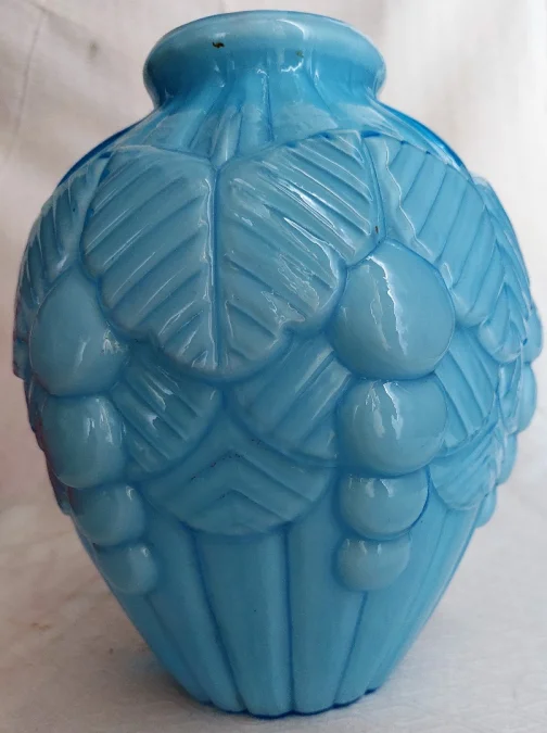 RareVase en opaline bleu art déco  20ème