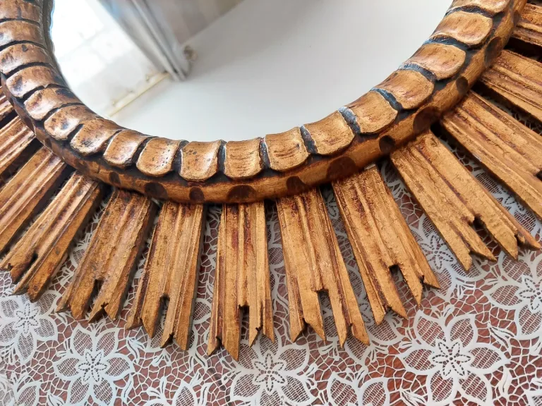 Ancien miroir soleil début XXème diamètre 63.4 cm contour matiere bois
