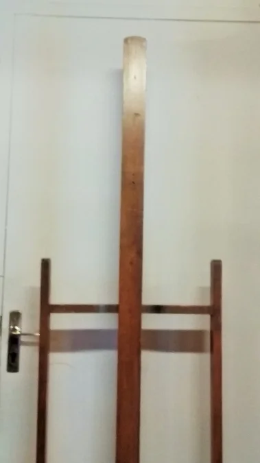 BEECH EASEL