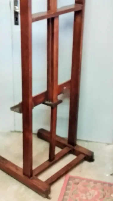BEECH EASEL