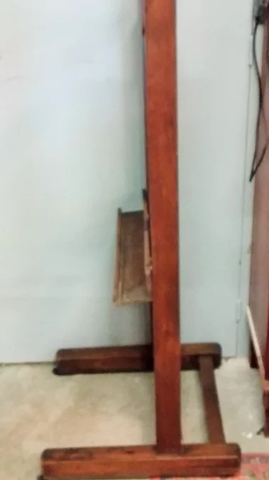 BEECH EASEL