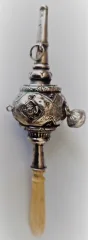 Hochet siffleur en argent massif d'époque XIXème siècle