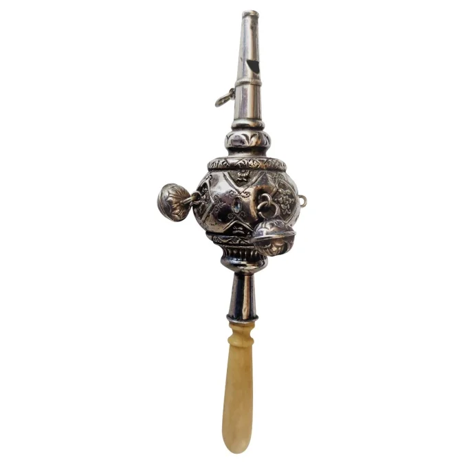 Hochet siffleur en argent massif d'époque XIXème siècle