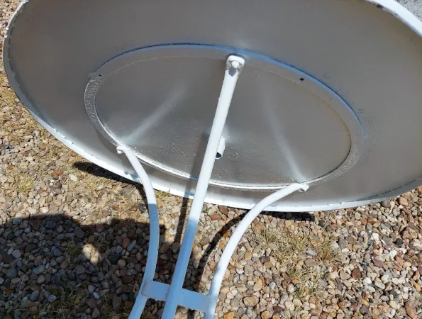 table ou géridon en fer forgé 3 pieds début 1900