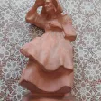 Malicorne  statuette bretonne regardant au loin en Terre cuite signé Yvon ROY (1904/1968)