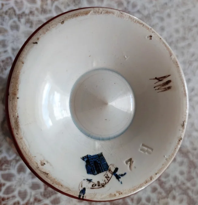 GIEN FAIENCE VASE