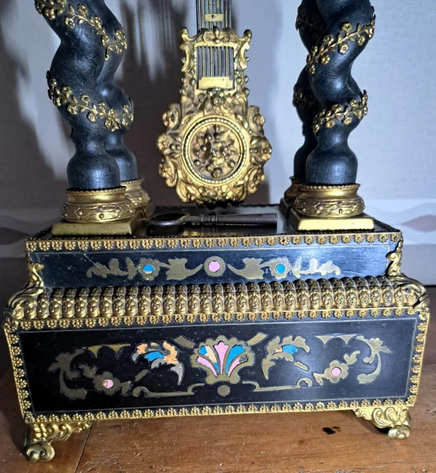 Pendule Ancienne Portique Napoléon 3 avec Marqueterie Boulle