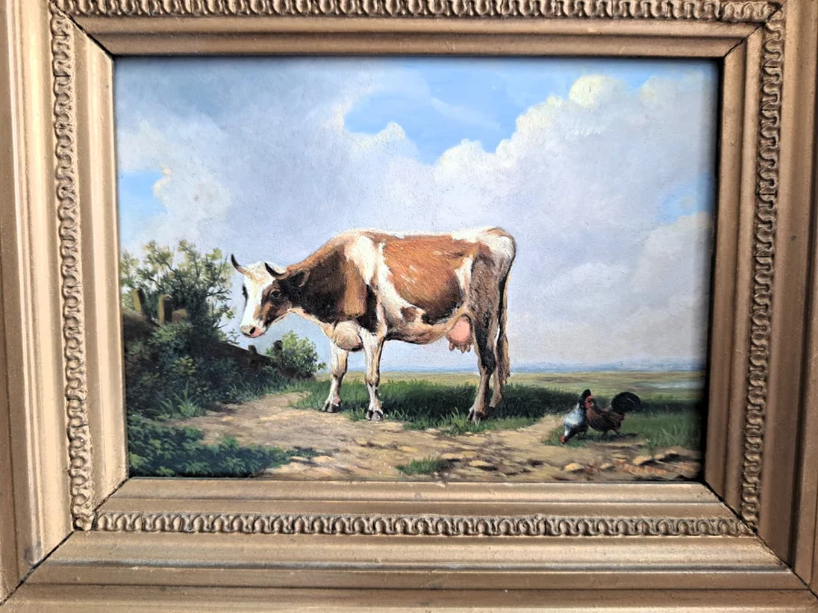 Tableau huile sur paneau de bois repésente vache et poules dans le près