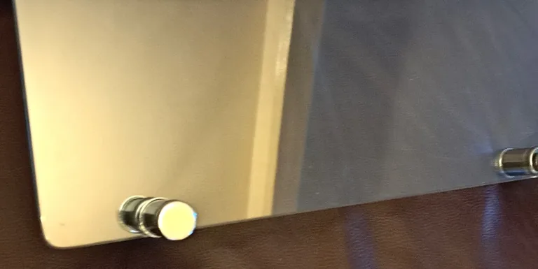 Pare-feu en verre trempé avec pieds en chrome année 90