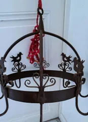 Couronne d'office ou porte saucissons  à 8 crochets de cuisine antique français