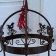 Couronne d'office ou porte saucissons  à 8 crochets de cuisine antique français