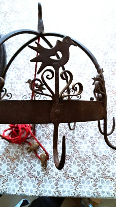 Couronne d'office ou porte saucissons  à 8 crochets de cuisine antique français