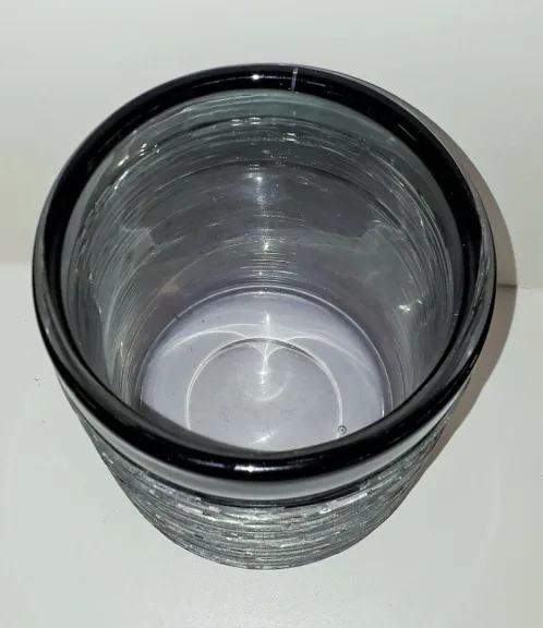 Vase en verre Scandinave signature a voir année 60