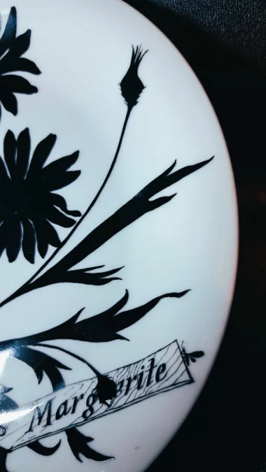 PLATE decorated by Jeannine METREAU for PRIMAVERA