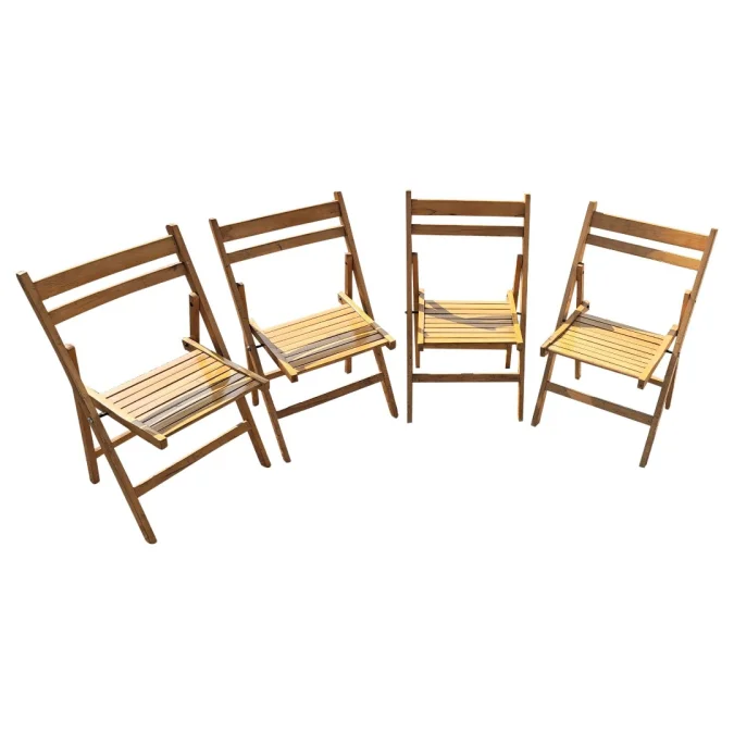 Lot de quatre chaises de jardin pliantes en bois années 60