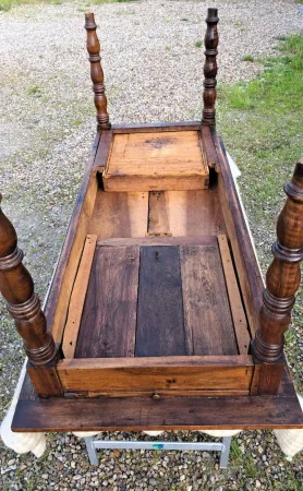 Ancienne table de cuisine en noyer blond massif 19ème