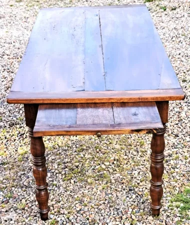 Ancienne table de cuisine en noyer blond massif 19ème