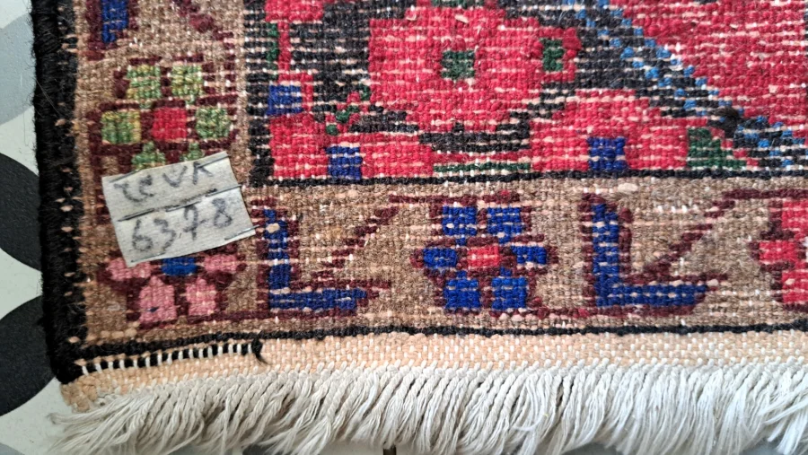 HAND MADE CARPET
